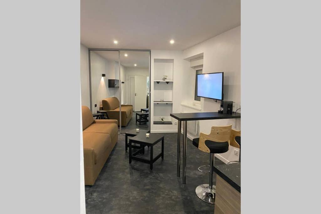 Studio En Hyper Centre De Dole Apartment Екстериор снимка